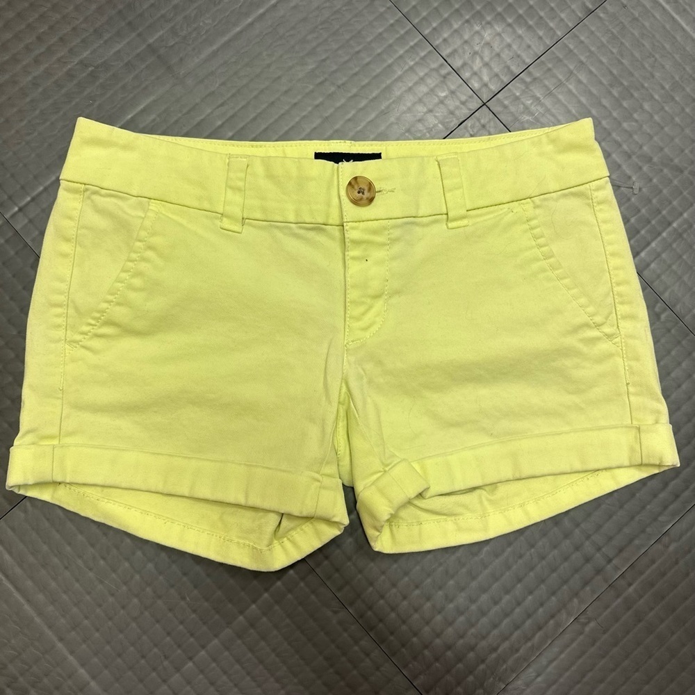 AMERICAN EAGLE WOMENS 00 MIDI STETCH NEON YELLOW SHORTS
